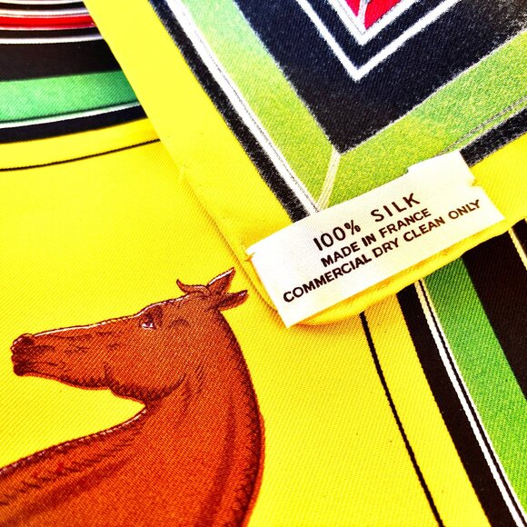 Hermes Paris 70's Scarf Yellow Silk Horses Couvertures Et Tenues De Jour New Box - Picture 5 of 16